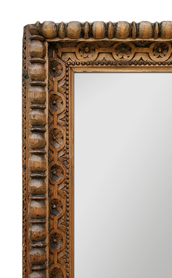 Cadre miroir bois sculpté à la main décors de perles, rosaces, godrons, rais de coeur