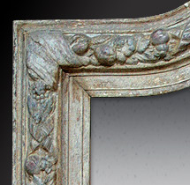 D&eacute;tail miroir ancien bois patin&eacute; vieilli