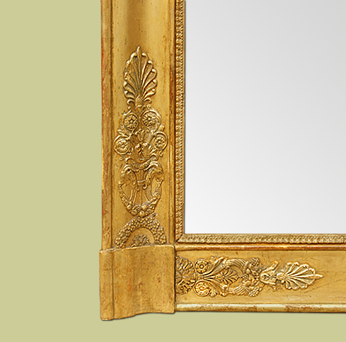 Détail miroir cheminée bois doré ancien époque empire
