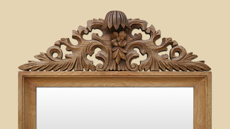 Grand miroir à fronton en bois sculpté ancien