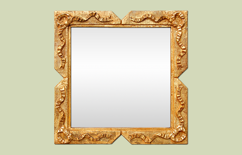 Petit miroir doré forme carré décors de noeuds anciens